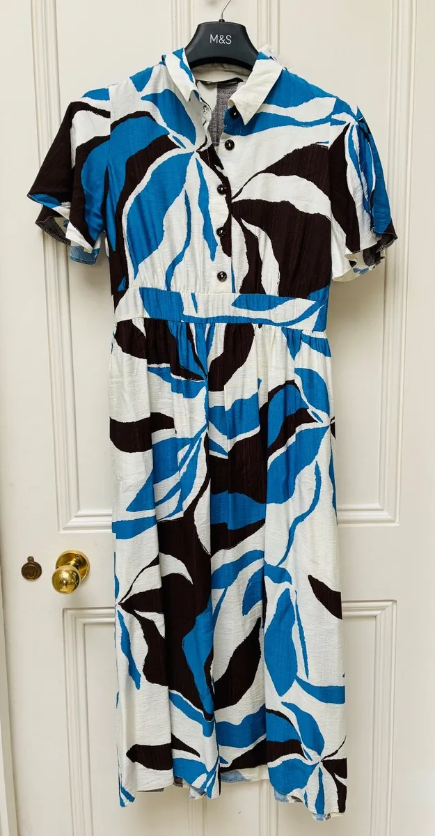 NEW Blue abstract pattern summer dress size 18 - Image 1