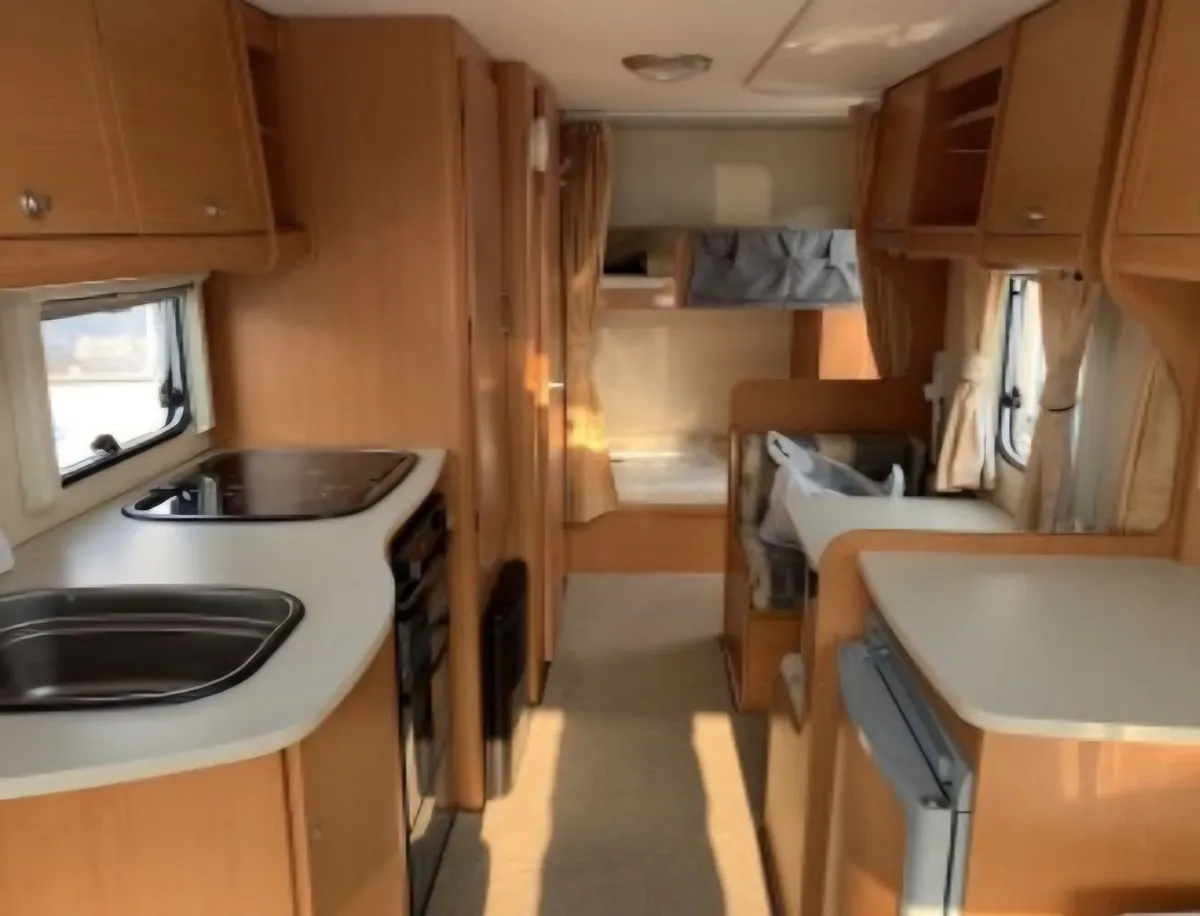 Caravan - Image 3