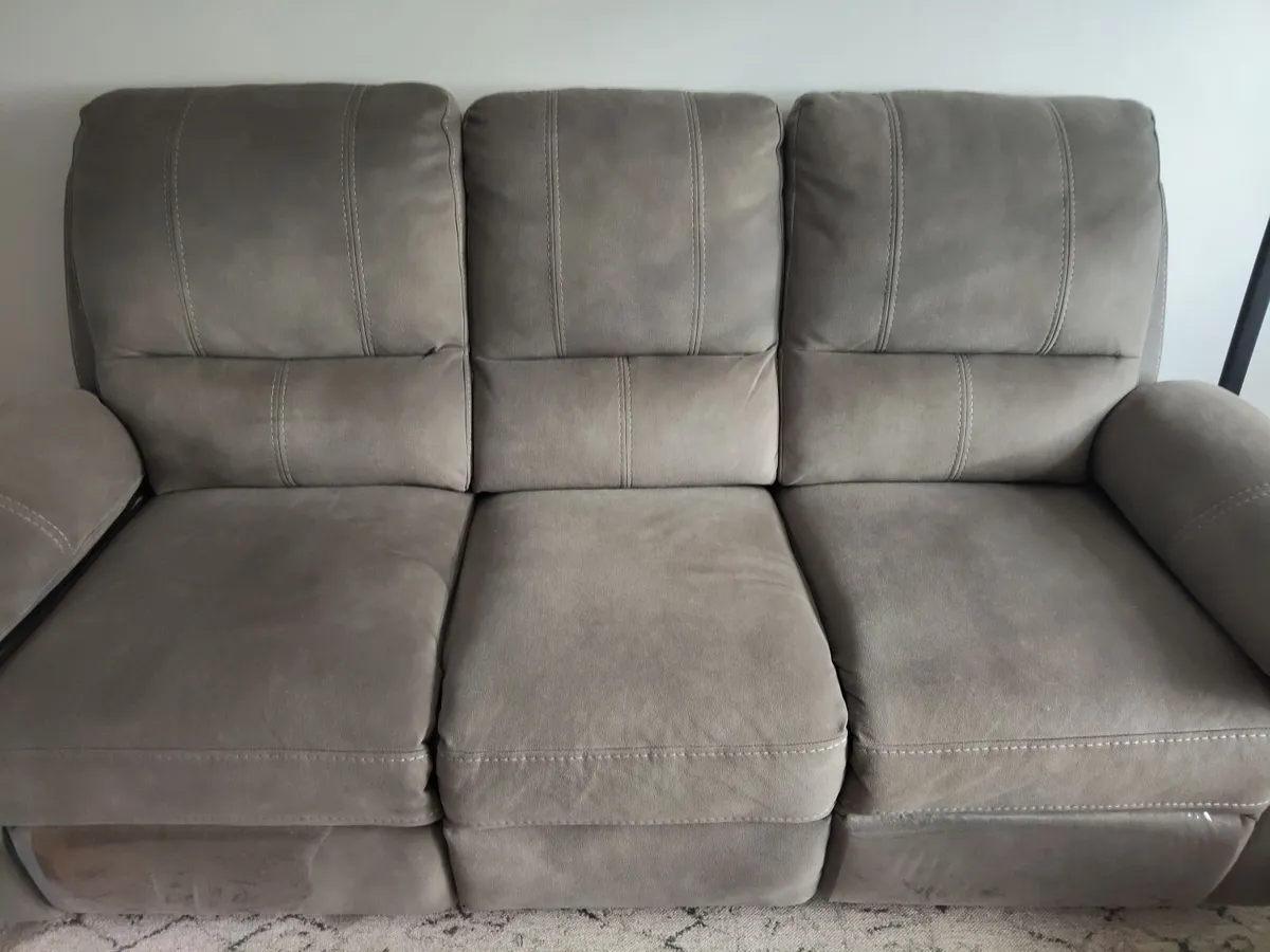 Recliner couches from ezliving - Image 2