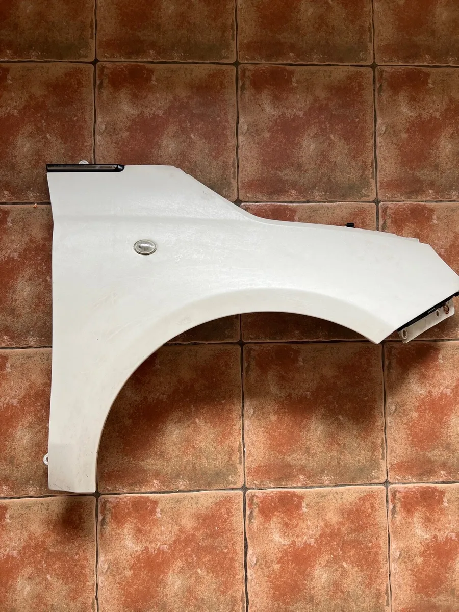 Fiat 500 drivers wing - Image 1