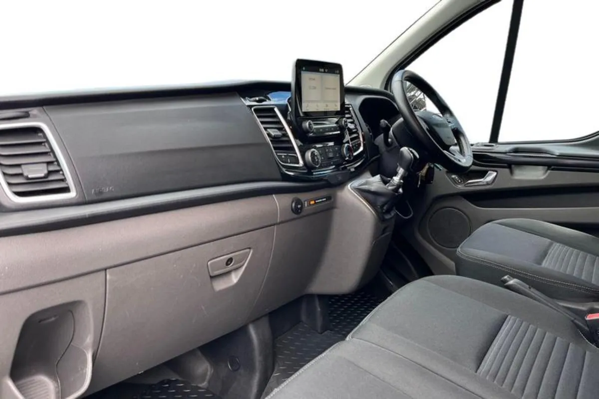 Ford Transit Custom LIMITED - Image 3