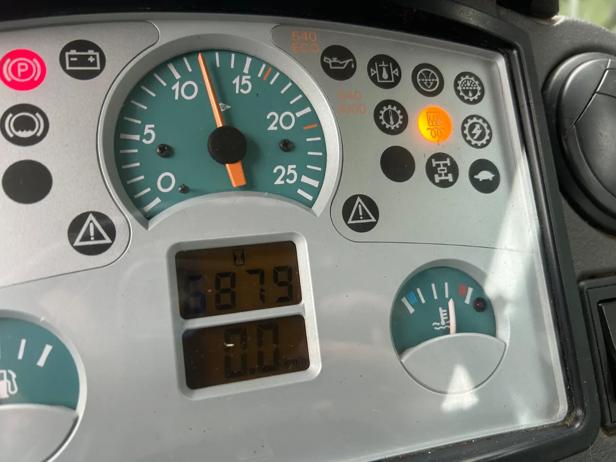 2006 Claas 436 with MX Loader - Image 4