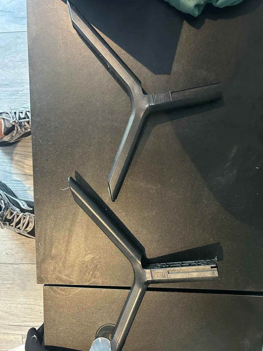 Samsung 75”  4K Smart TV - Image 3