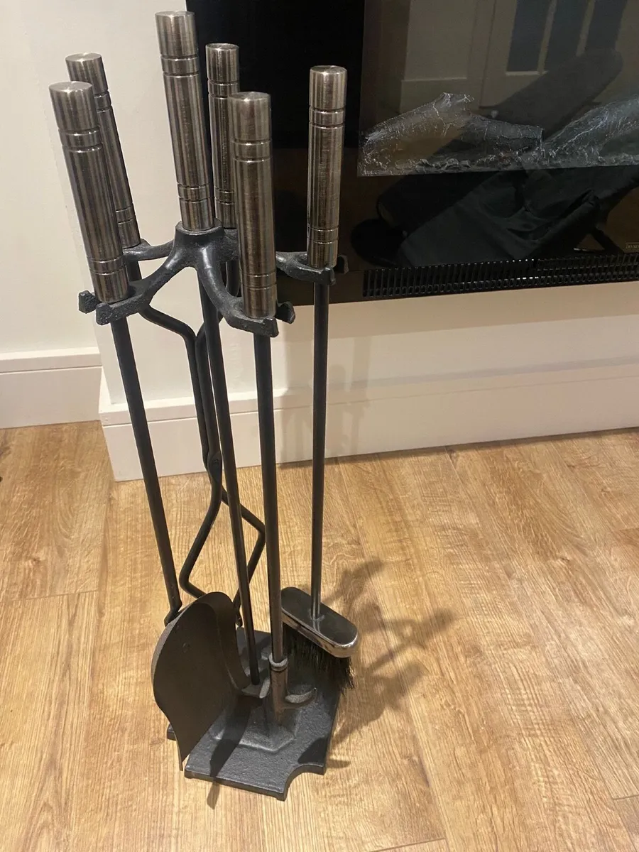 Fireplace accessories companion set