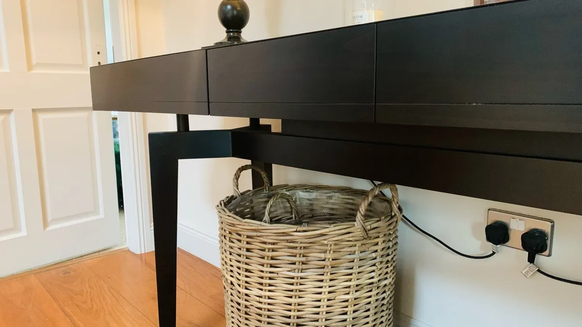 Long console table - Image 2