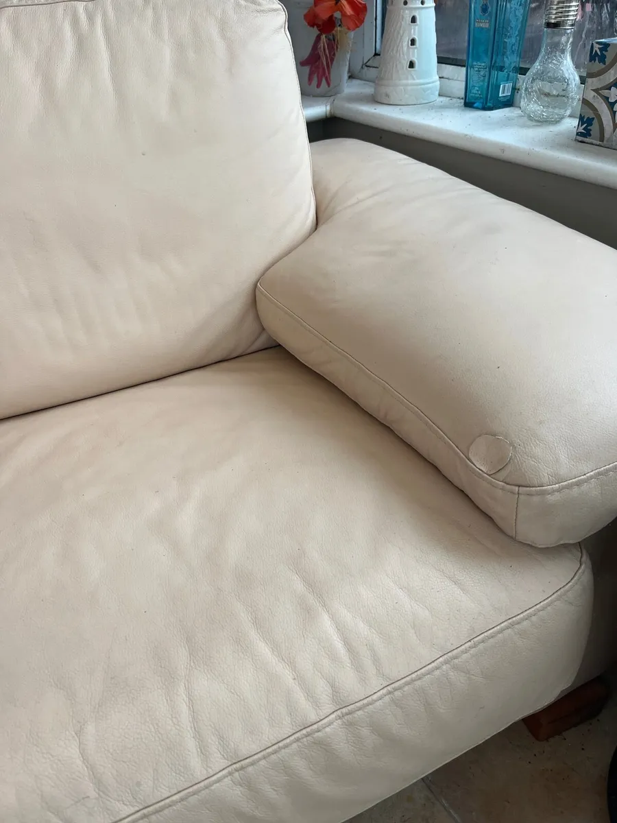Living room - Image 2