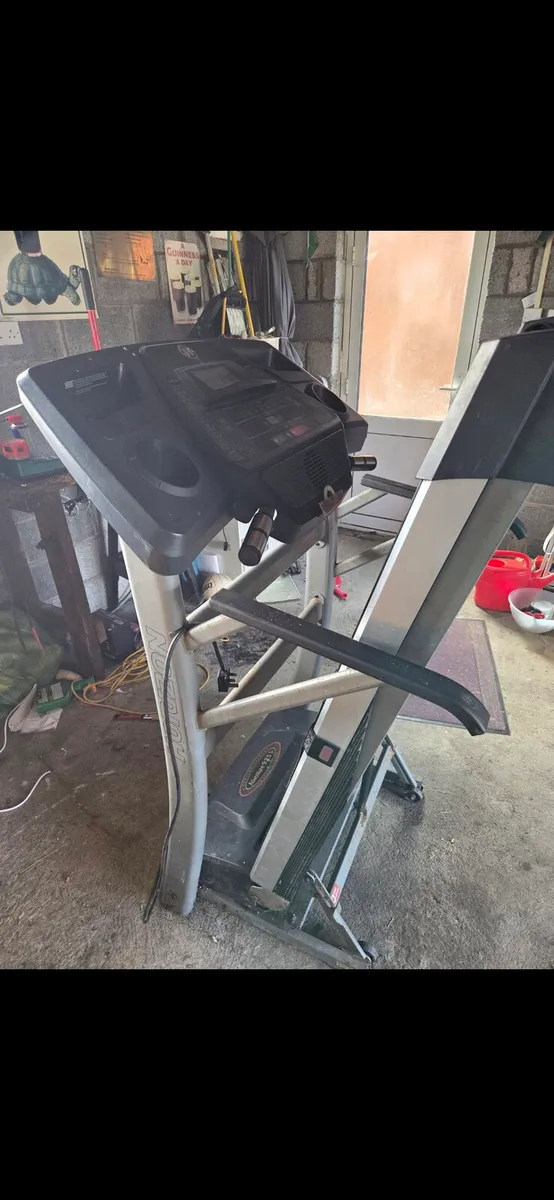Treadmill. Horizon. - Image 1