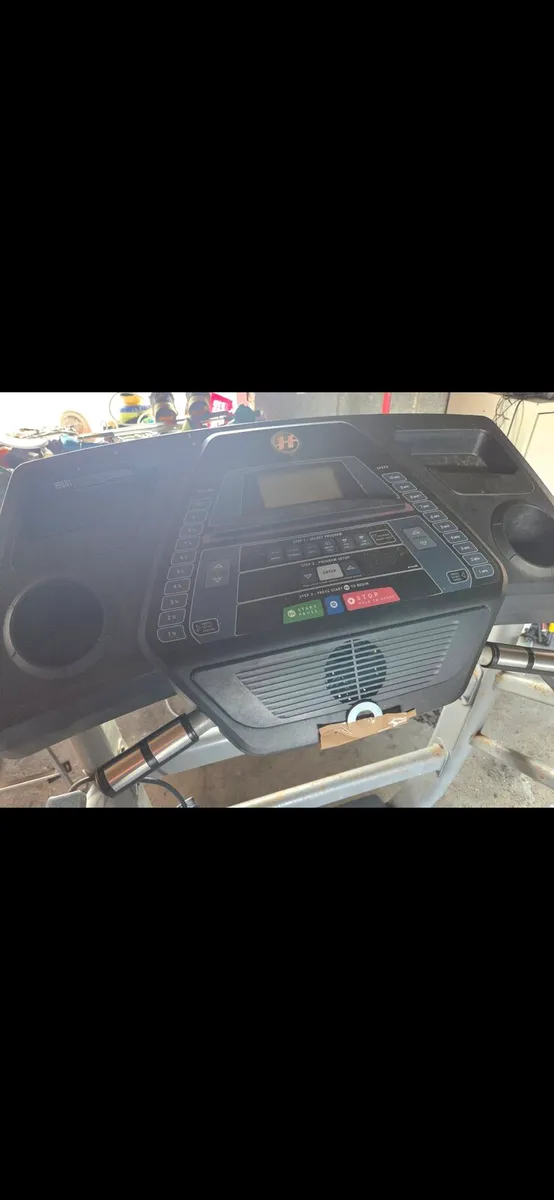 Treadmill. Horizon. - Image 3