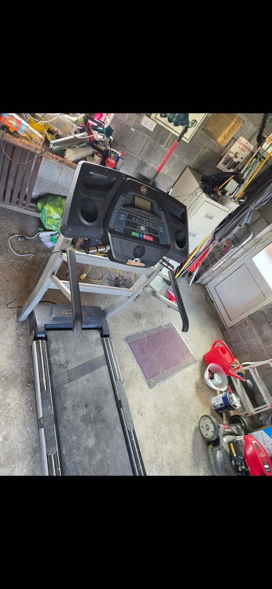 Treadmill. Horizon. - Image 4