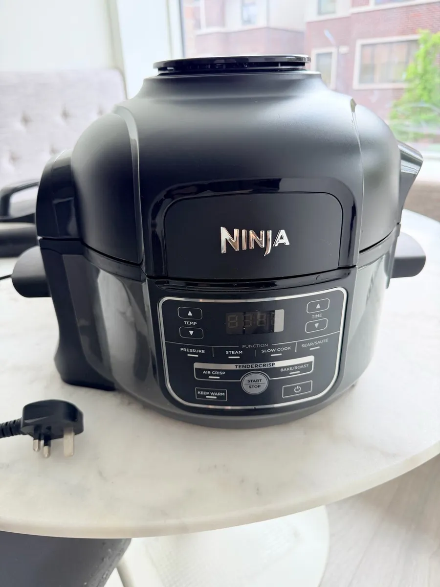 Ninja pressure cooker - Image 1