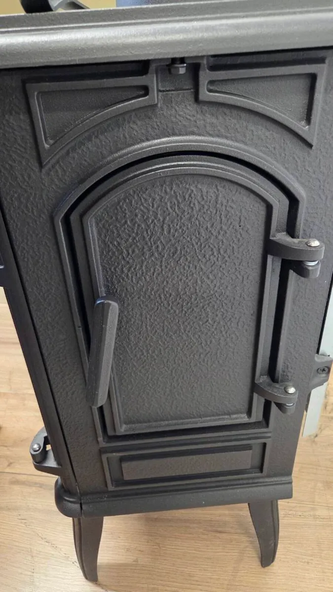 Solid fuel stove - Image 2
