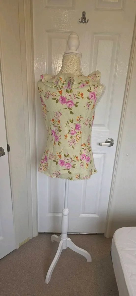 Per Una Floral Frill Linen Blend Sleeveless Blouse - Image 4