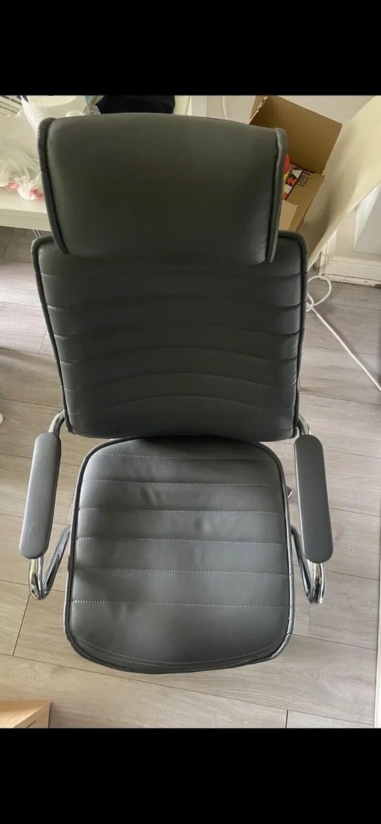 Grey ergonomic office chair – very comfortable – v - Image 2