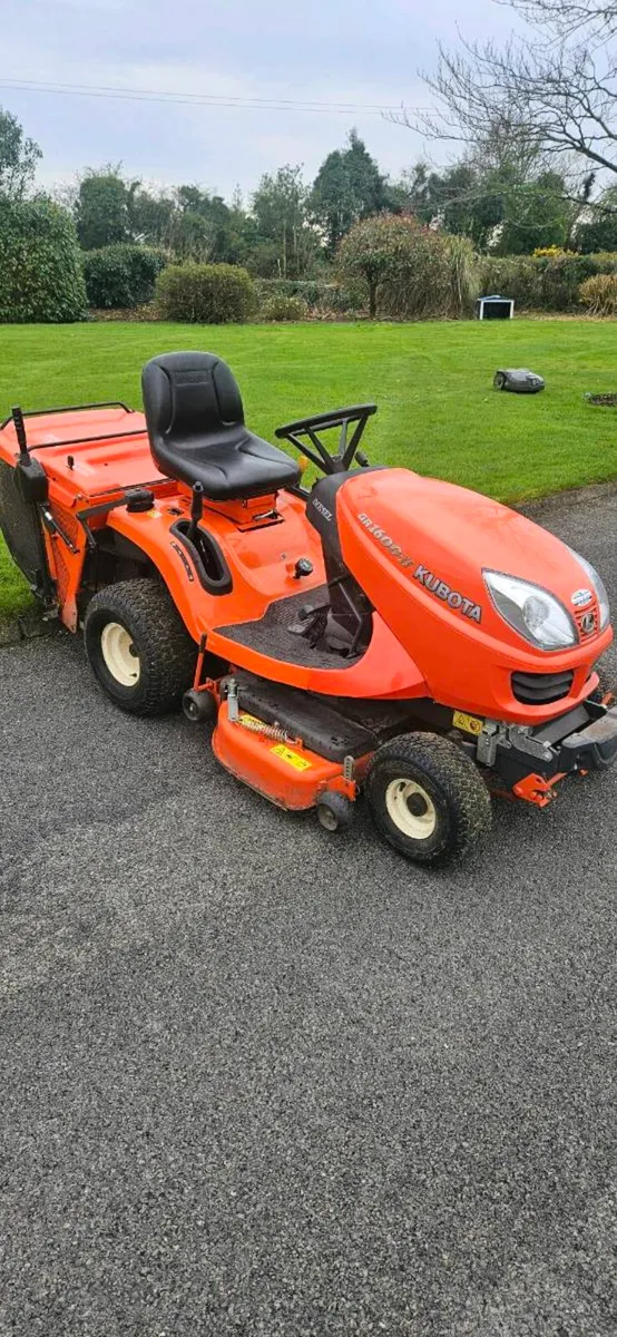 Ride on Lawnmower - Image 1