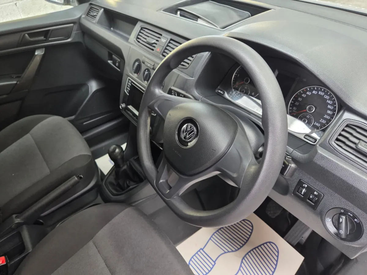 Volkswagen Caddy PV TDI 75HP MANUAL 5SPEED 5DR - Image 2