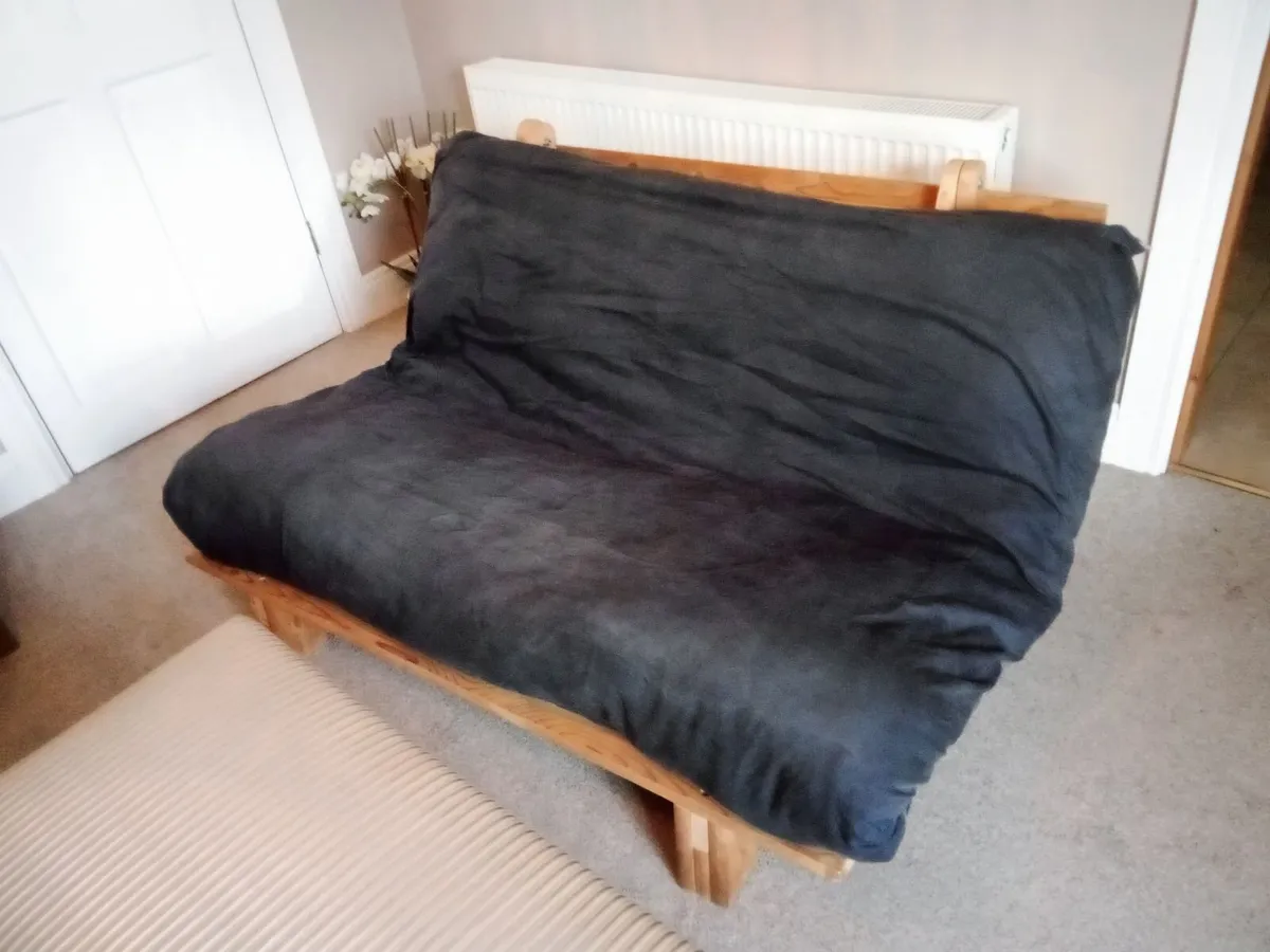 Futon - Image 1