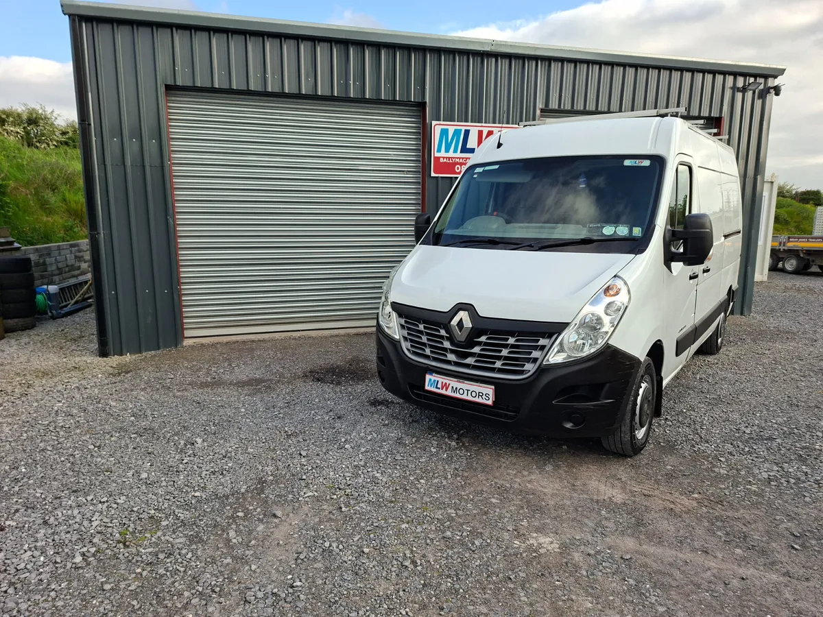 Renault Master 181 MWB 2.3L Excellent Condition - Image 2