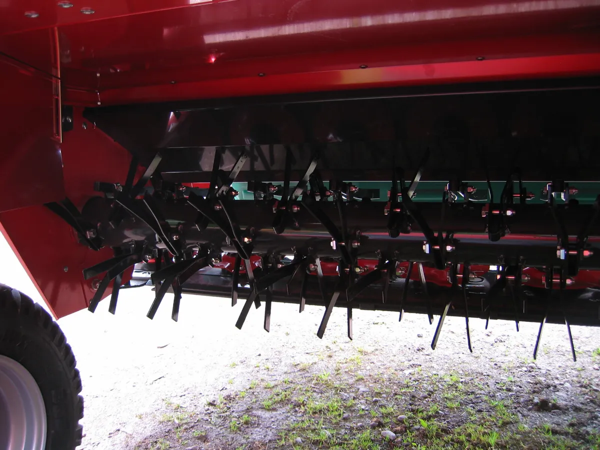 NEW KVERNELAND 4328 TRAILED 9FT MOWER CONDITIONER - Image 4
