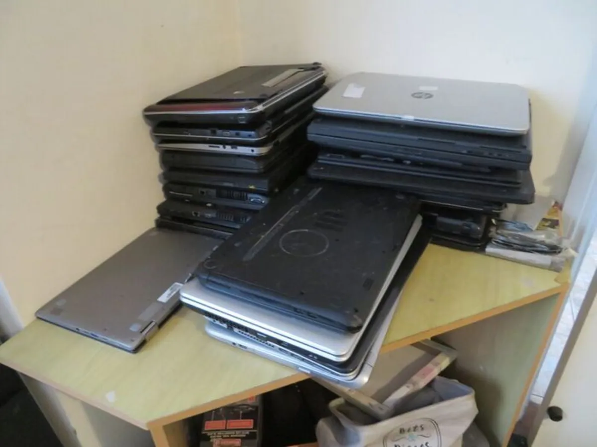 48 Laptops, for parts / repair ONLY - Image 1