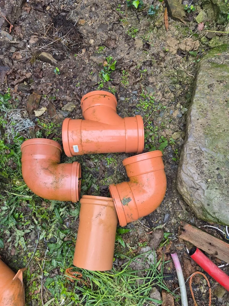 Tank and fittings - Image 3