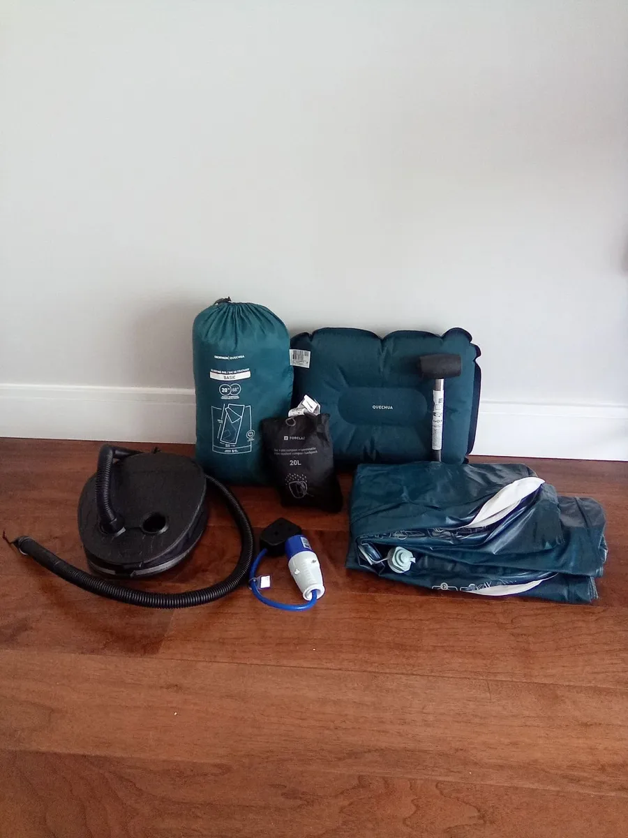 Quechua camping equipment bundle - Image 1