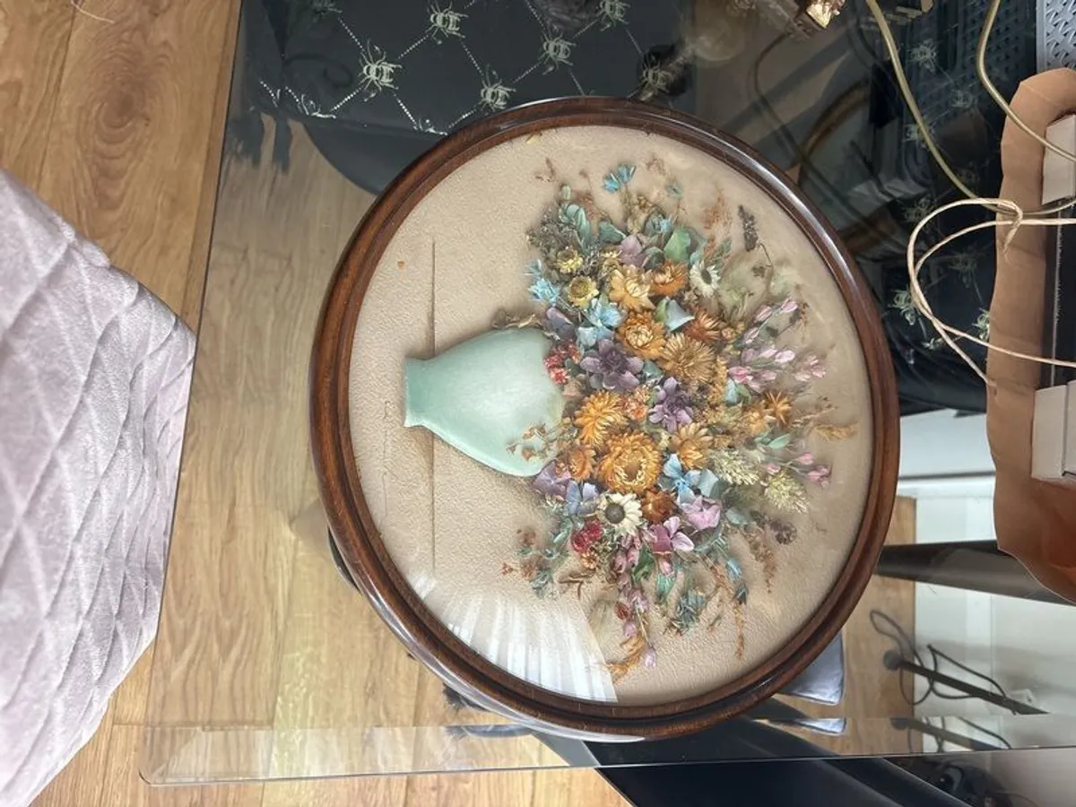 Antique /vintage pot pouring - Image 3
