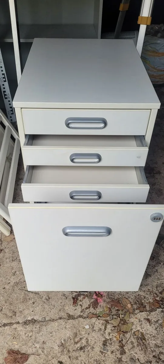 Filing Cabinet under desk - Image 4