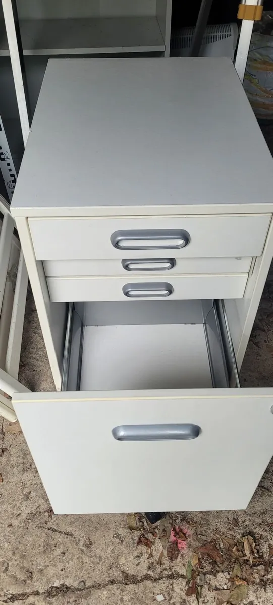 Filing Cabinet under desk - Image 3