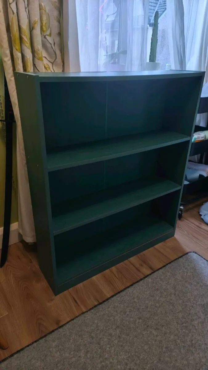 Freestanding bookcase - Image 1