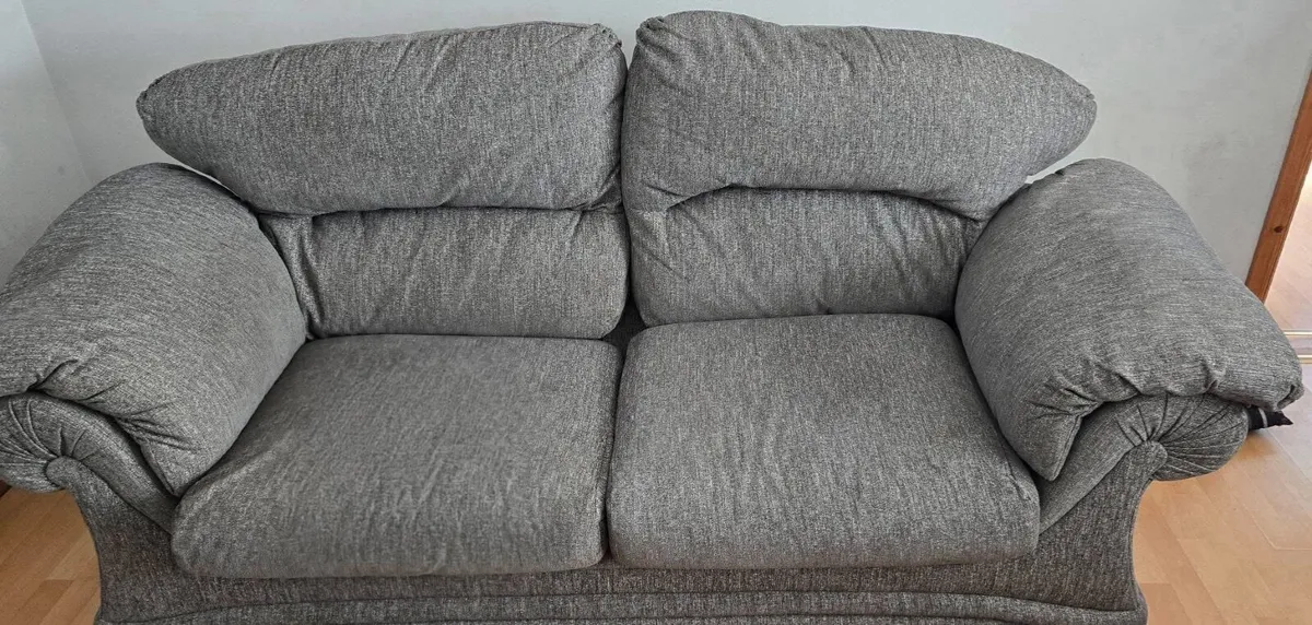 3+1+1 couch / sofas and footstool - Image 1