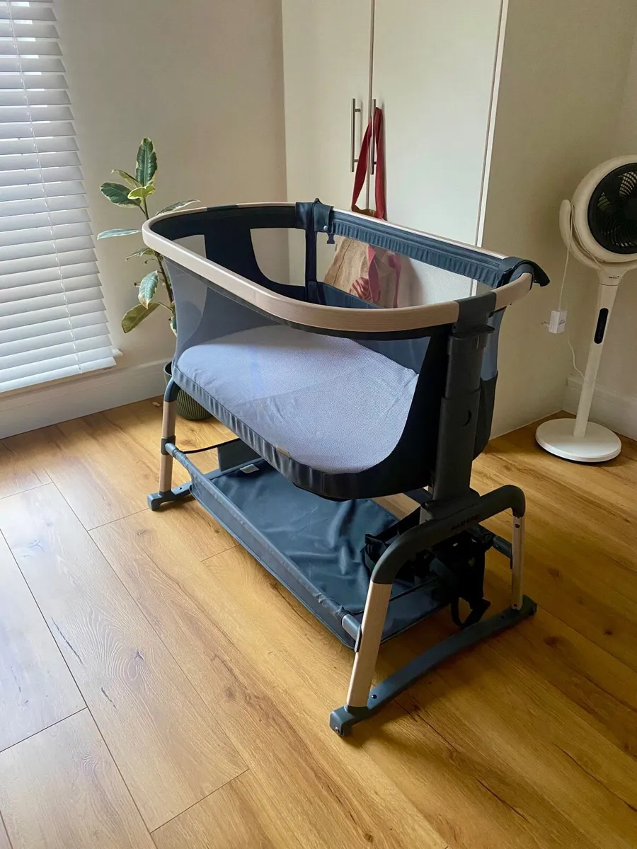Co sleeper/Next to me - Image 1