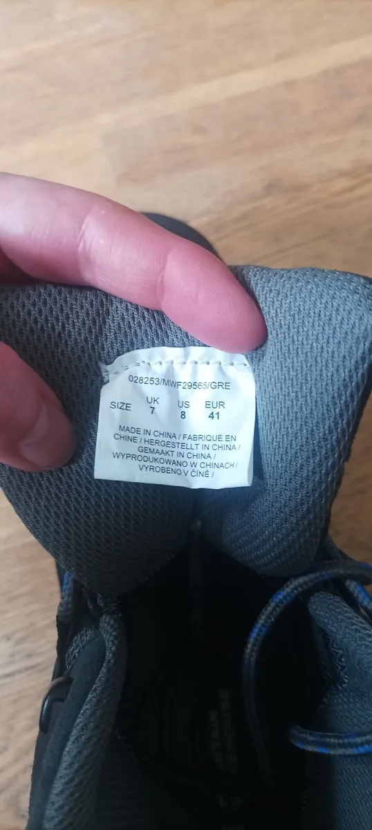 Hiking Boots Brand NEW - Image 4