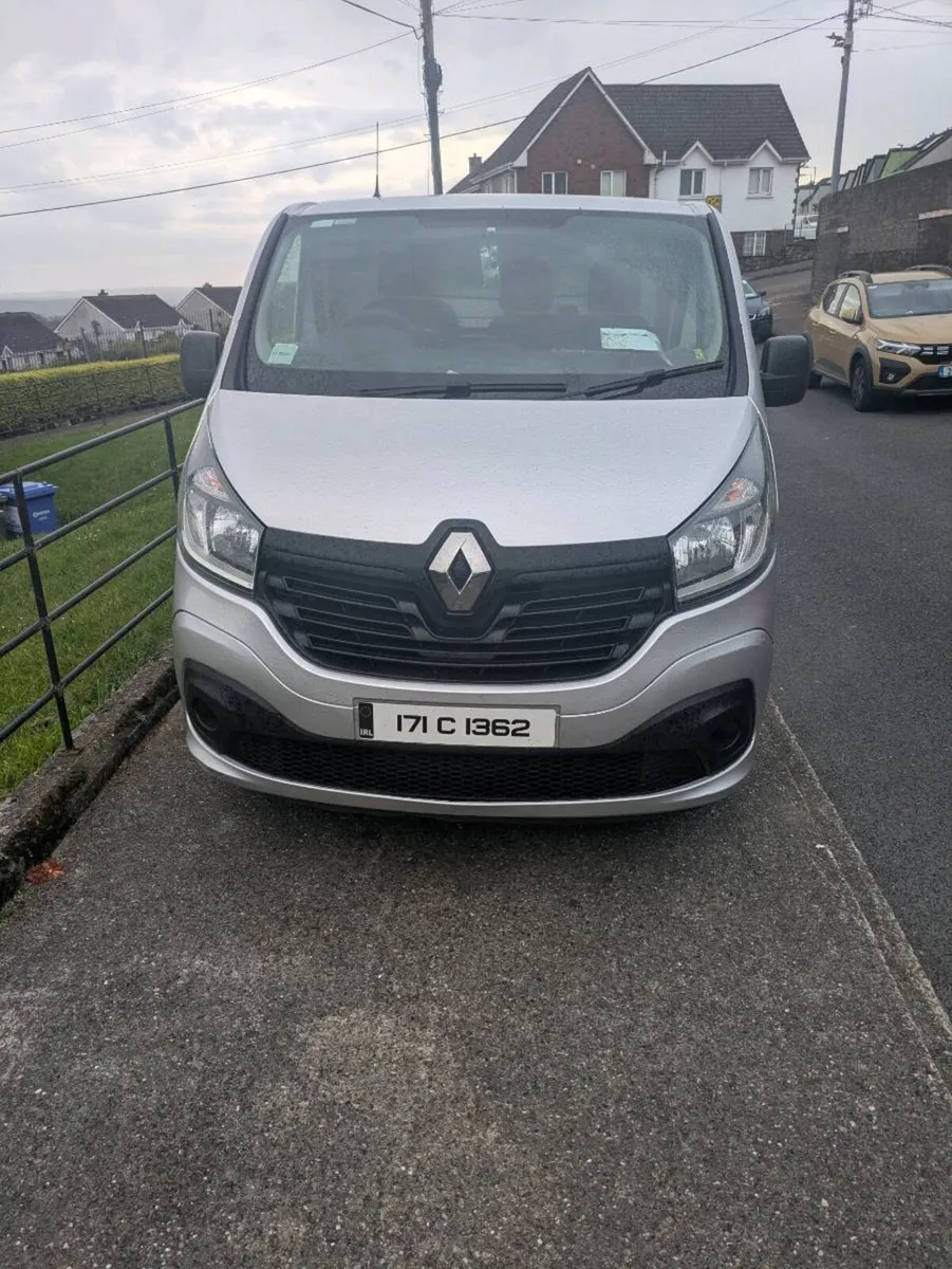 17 Renault traffic - Image 1