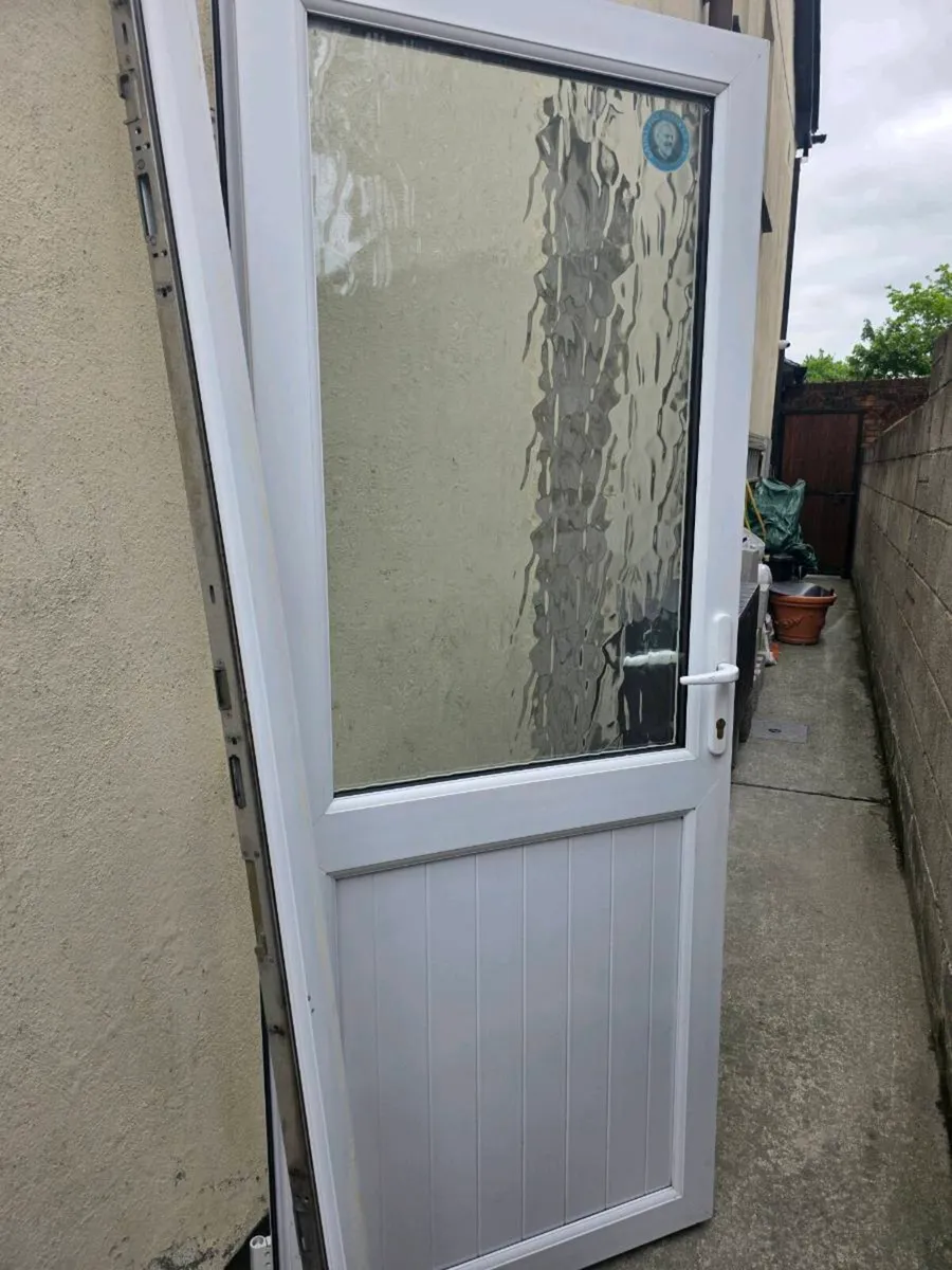 Pic Door - Image 2
