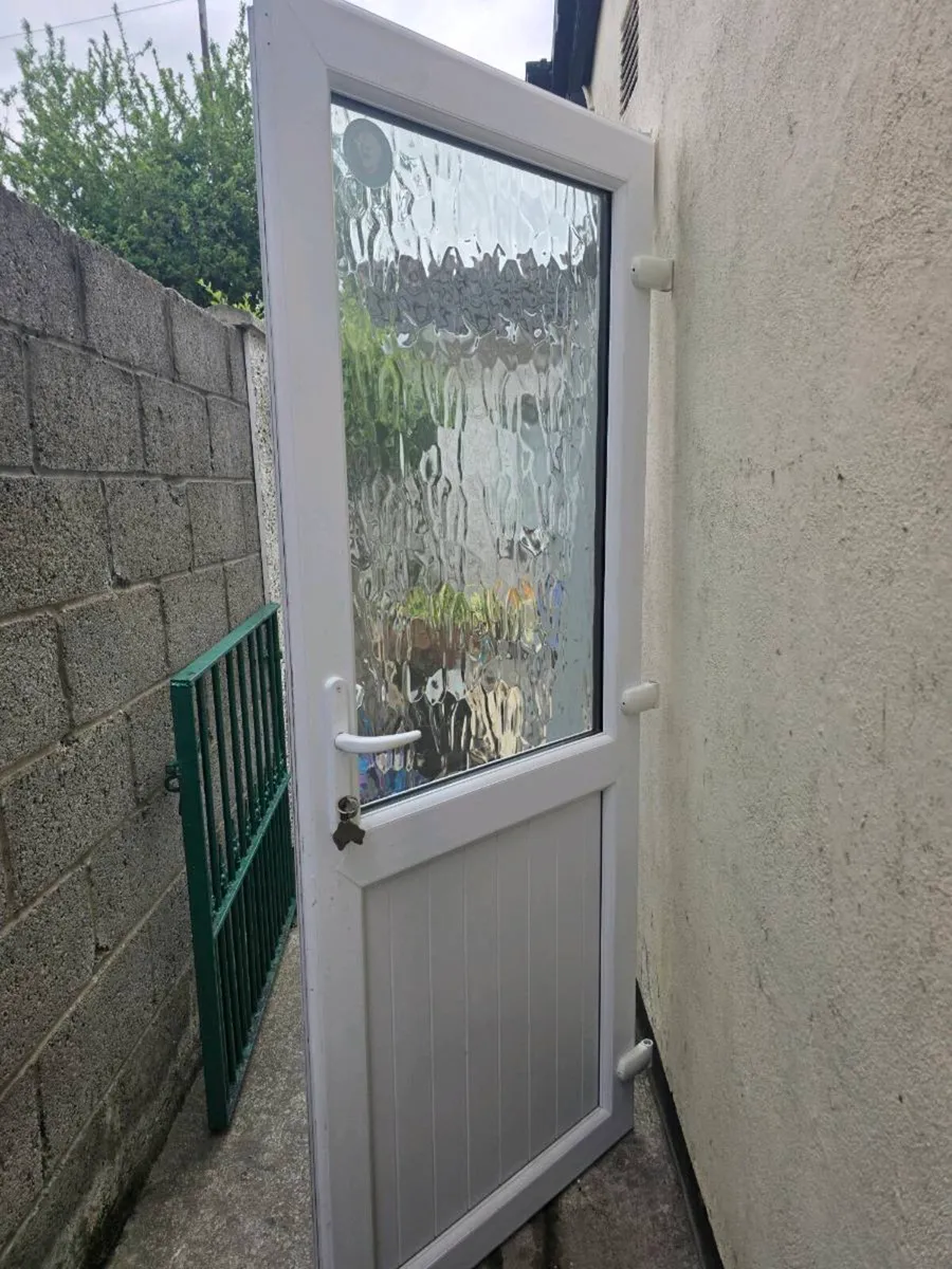Pic Door - Image 3