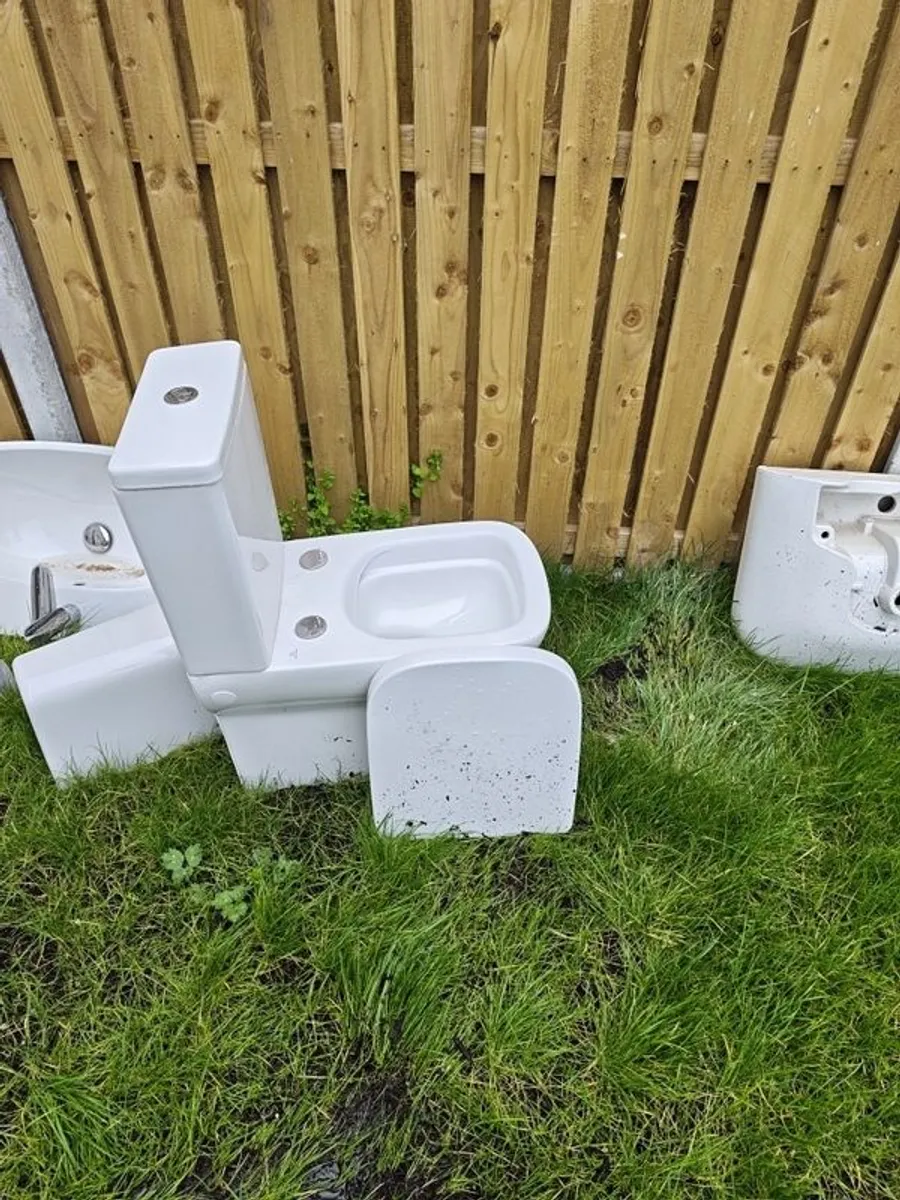 Toilet - Image 1