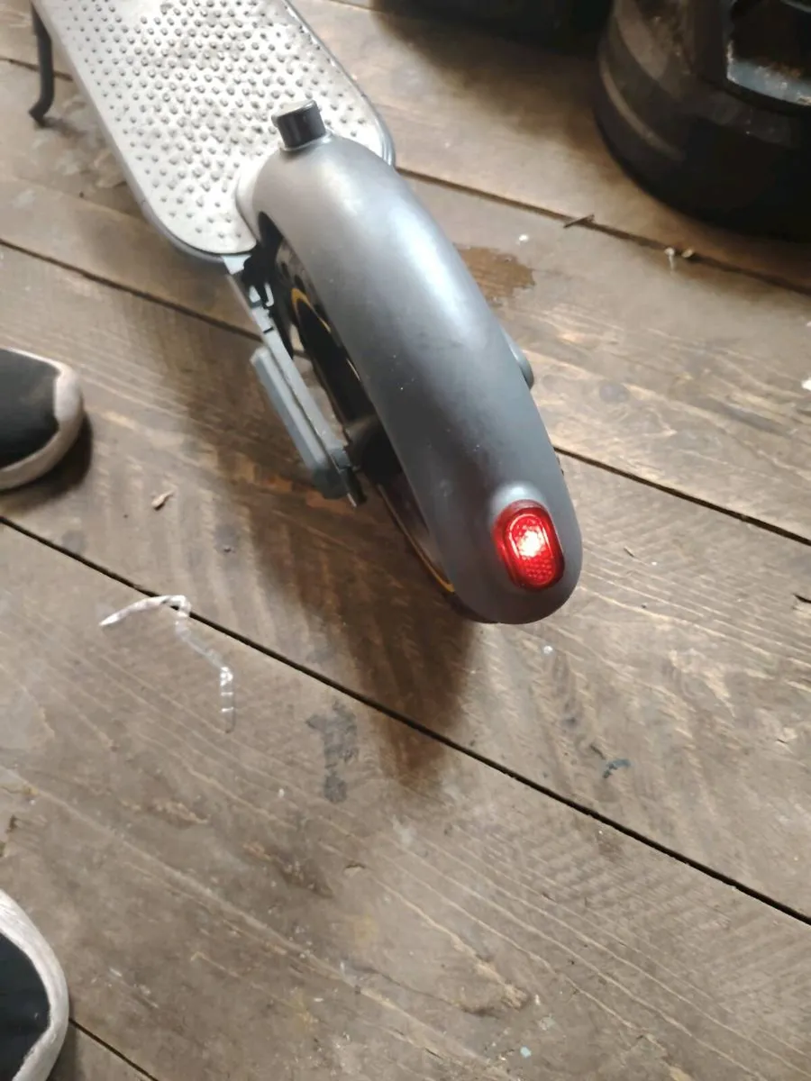 Electric scooter - Image 4