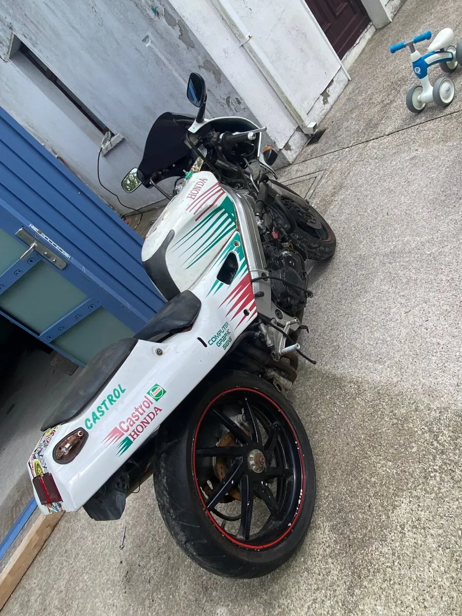 Honda vfr 400 r - Image 3