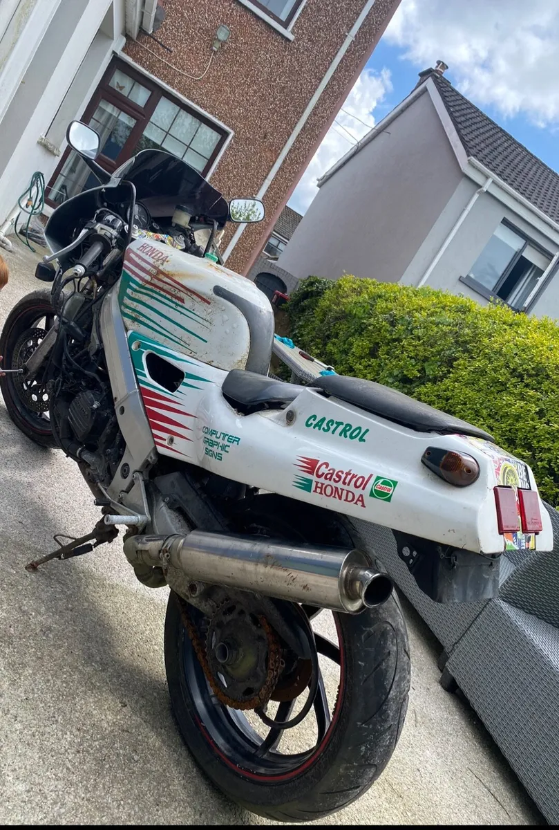 Honda vfr 400 r - Image 2