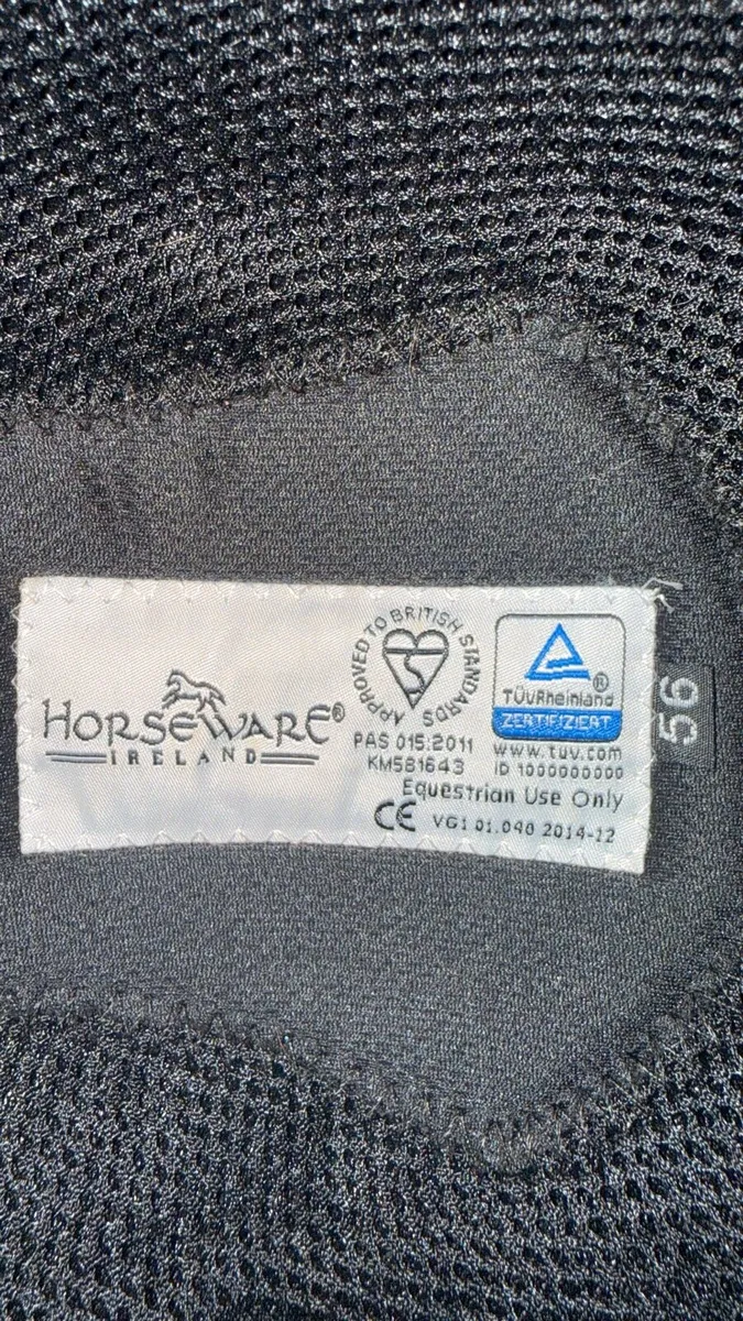 Horseware riding helmet 56cm - Image 3