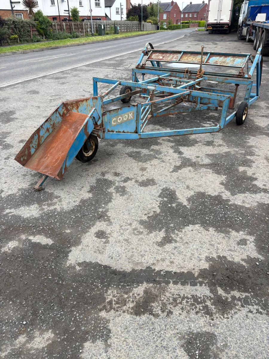 Cook bale sledge - Image 1