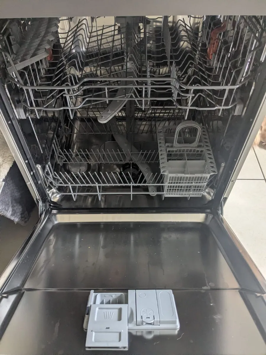 Dishwasher for sale - Cork - Image 2