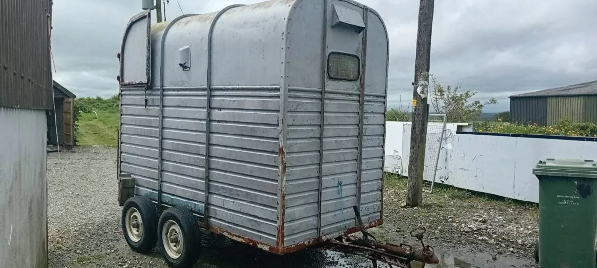 Rice horse box - Image 1