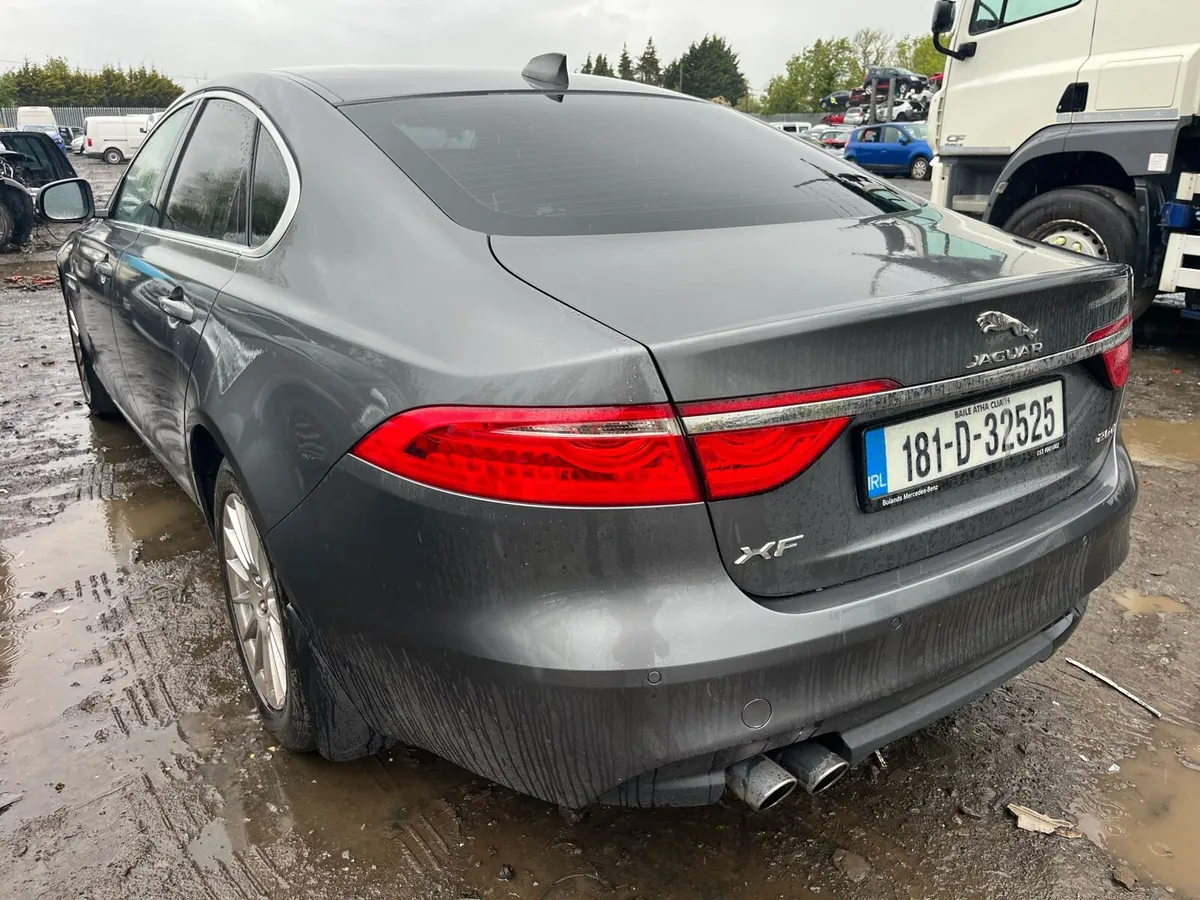 2018 Jaguar Xf - Image 3