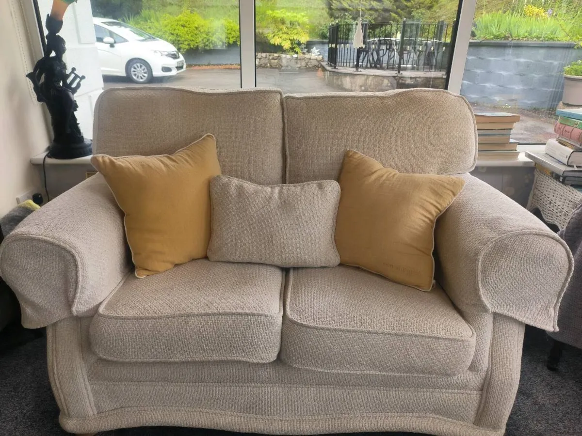 Two seater with two armchairs - Image 4