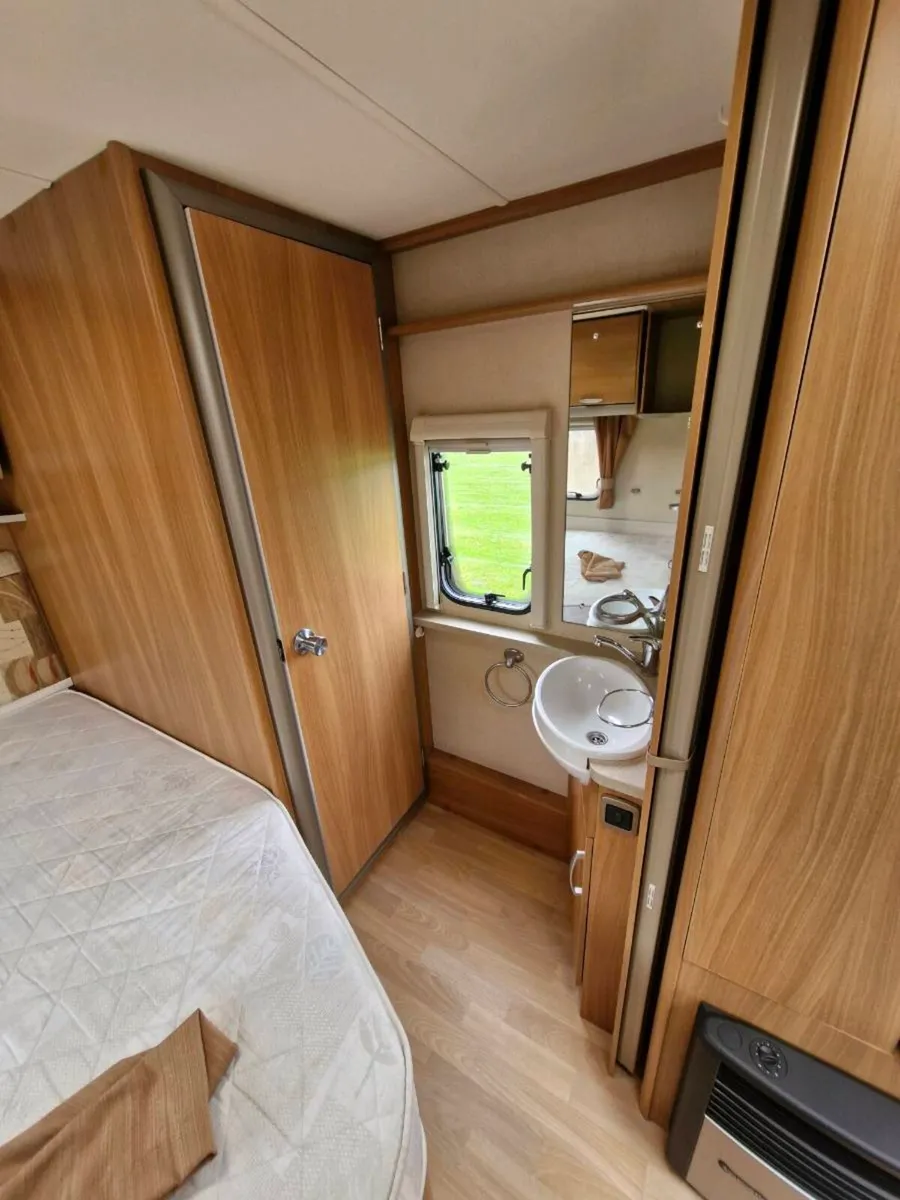 Swift charisma 5 berth caravan - Image 2