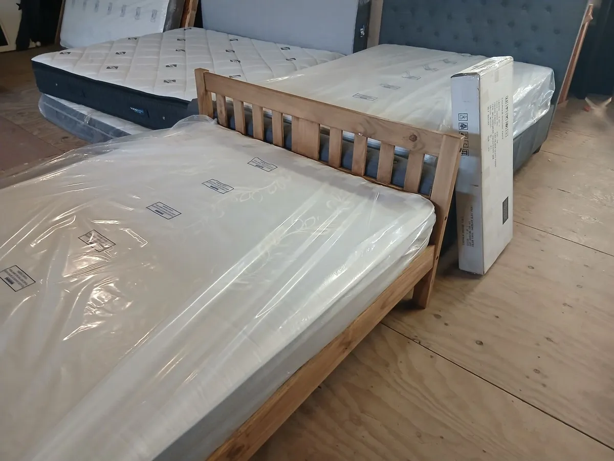 Bed and mattress - Image 2