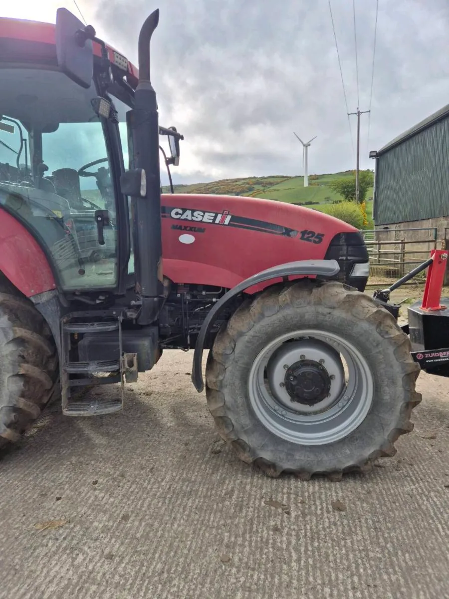 Case 125 tractor - Image 2