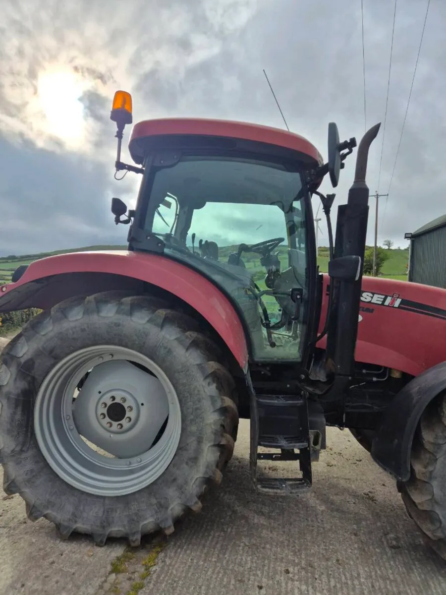 Case 125 tractor - Image 3