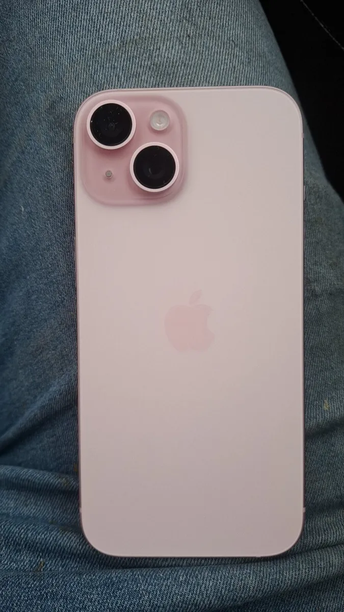 **NEW PINK IPHONE 15 NEVER USED** - Image 1
